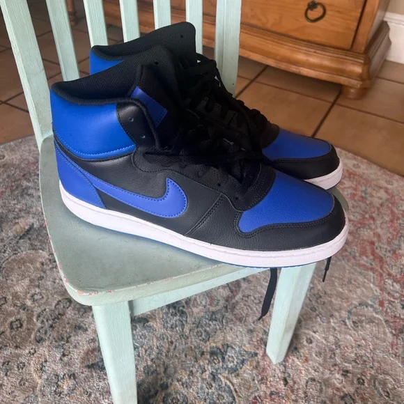 Nike Black and Blue Sneakers High-Top Classic - Picture 5 of 5